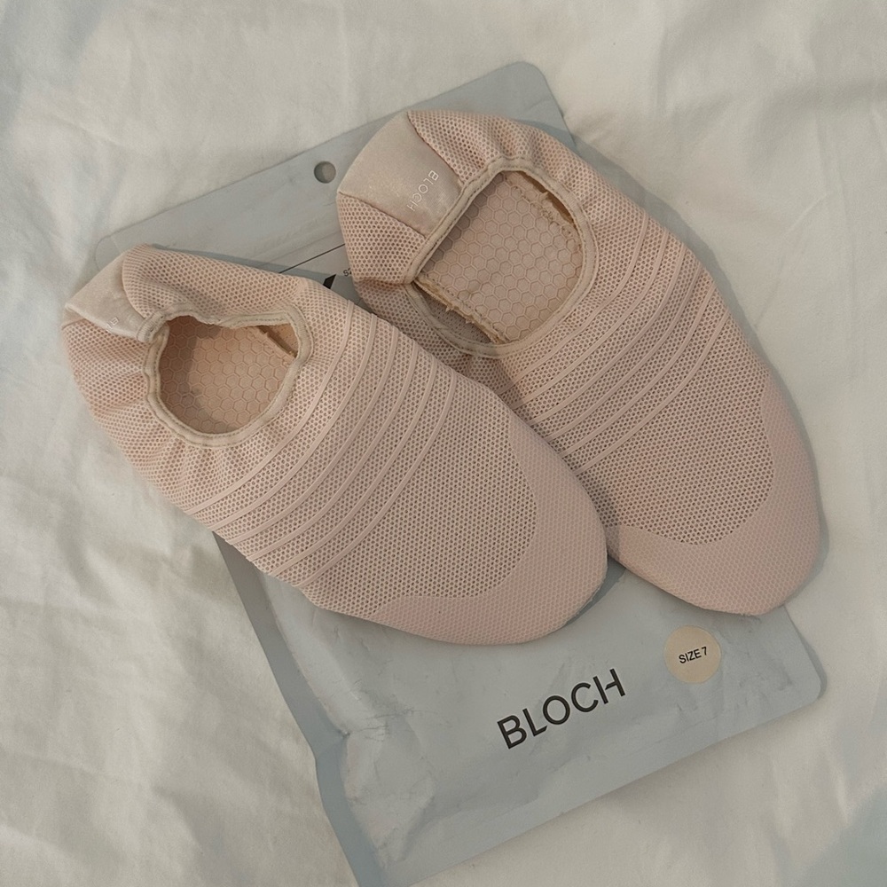 BLOCH Flex ballet pink shoes for Pilates barre and dance size 7
